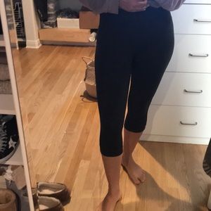 LuluLemon cropped leggings